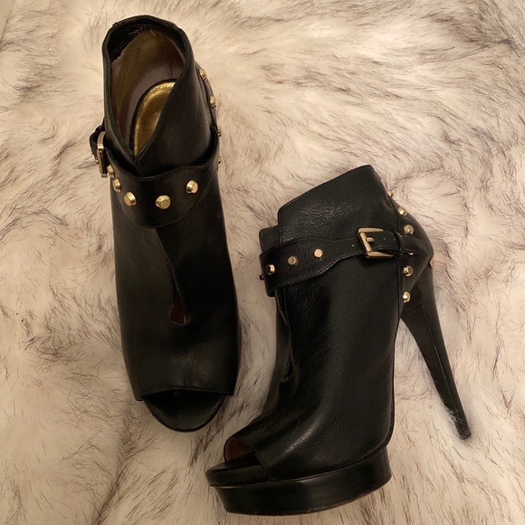 MICHAEL KORS BLACK LEATHER STUDDED PLATFORM HEELS/BOOTIES…SIZE 8M - Picture 4 of 11